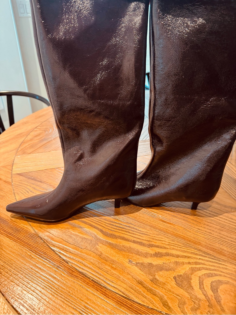 🍷Zara Burgundy Kitten-Heel
Boots Sz 7.5
